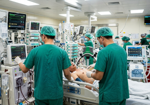 CẤP CỨU THÀNH CÔNG BỆNH NHÂN NHỒI MÁU CƠ TIM NGƯNG TIM NGOẠI VIỆN BẰNG SỰ PHỐI HỢP GIỮA Ê KÍP HỒI SỨC TIM PHỔI, CAN THIỆP MẠCH VÀ LỌC MÁU CẤP CỨU